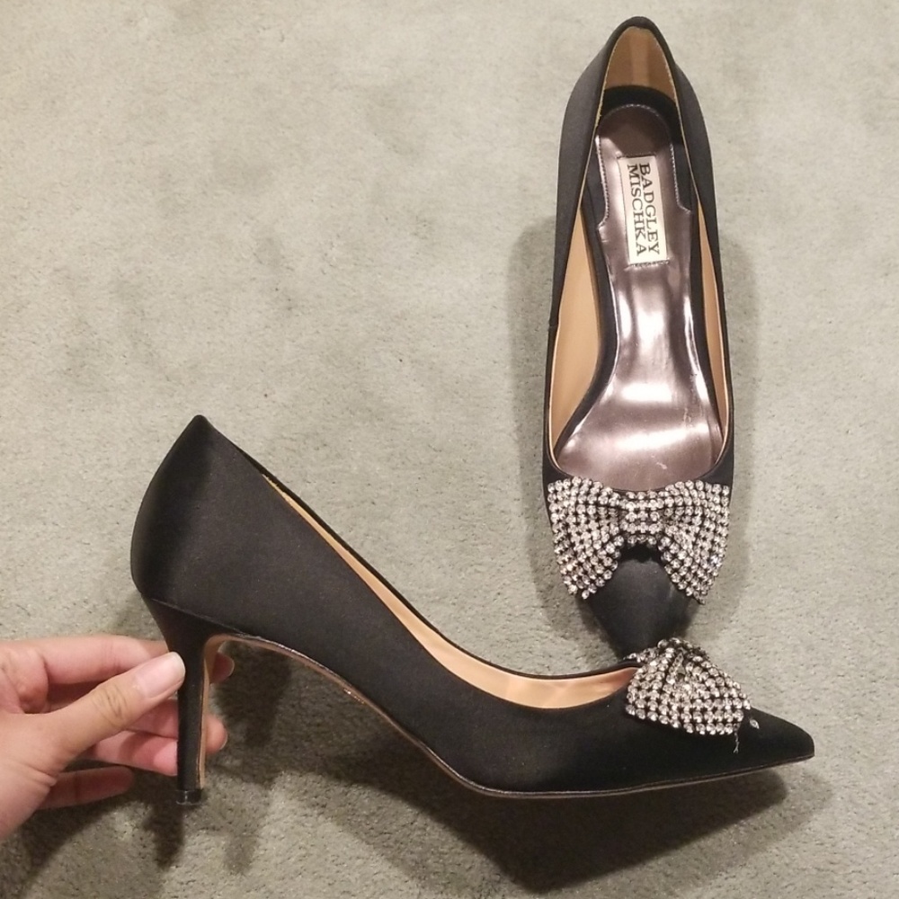 Badgley mischka kitten heels